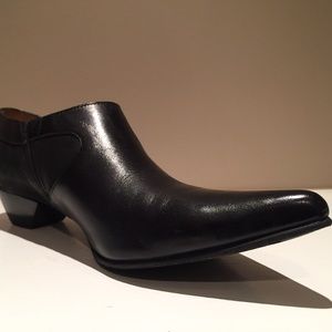 Stunning John Fluevog ankle boots